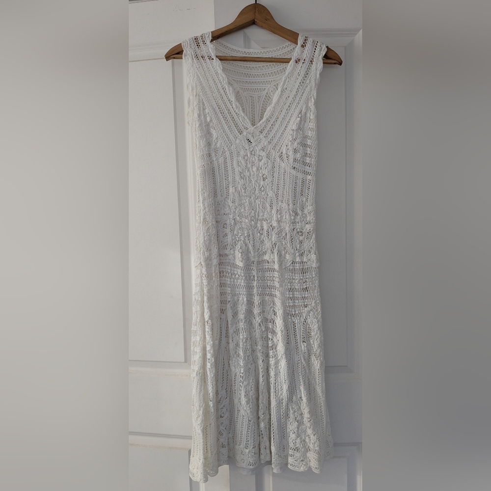White Lace Sleeveless Dress